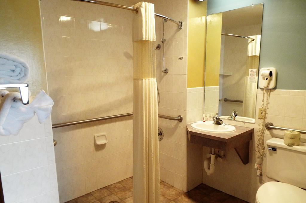 ซูเปอร์ 8 บาย วินด์แฮม แคสเปอร์ อีสต์ อีแวนส์วิลล์ Villa Evansville ภายนอก รูปภาพ