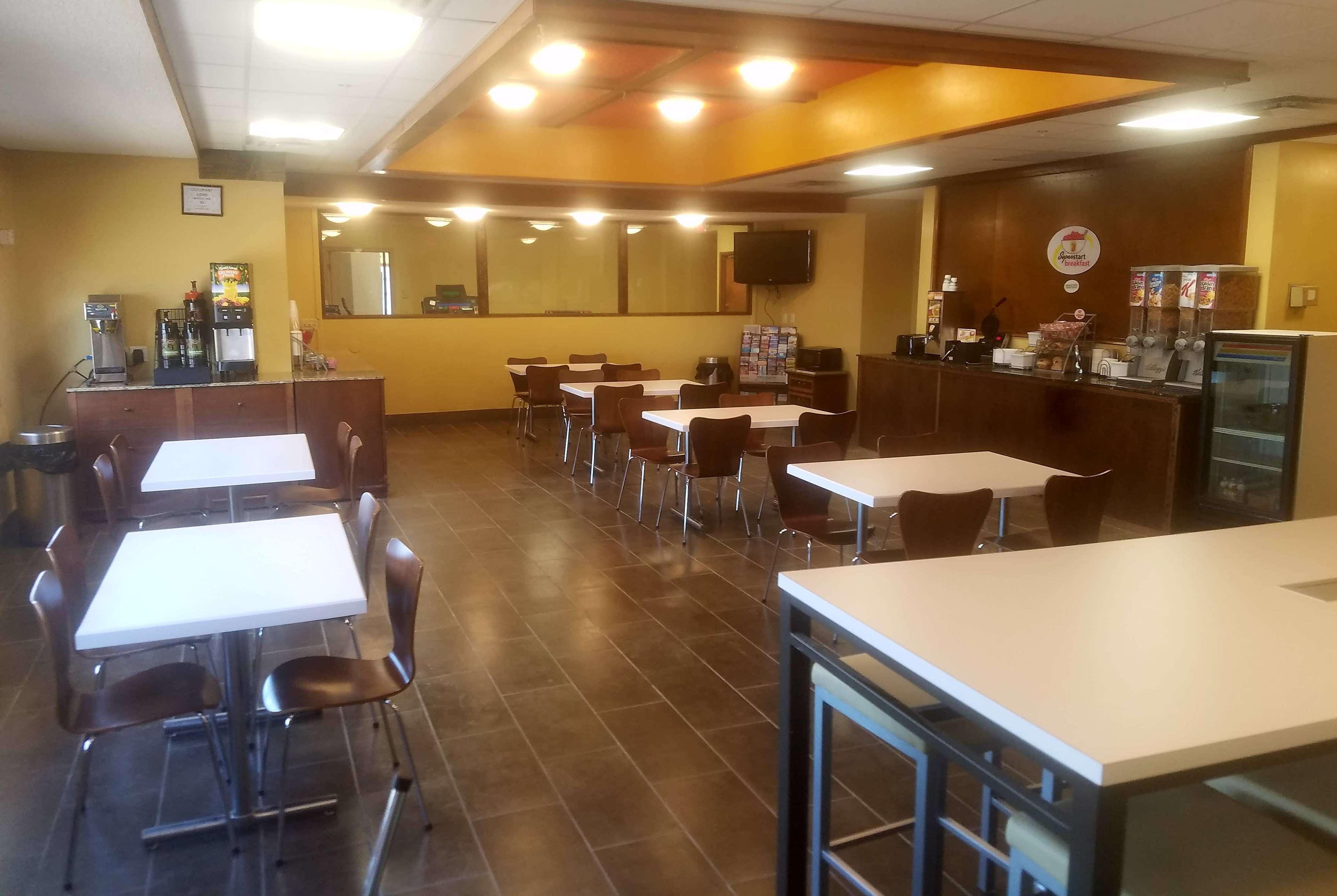 ซูเปอร์ 8 บาย วินด์แฮม แคสเปอร์ อีสต์ อีแวนส์วิลล์ Villa Evansville ภายนอก รูปภาพ