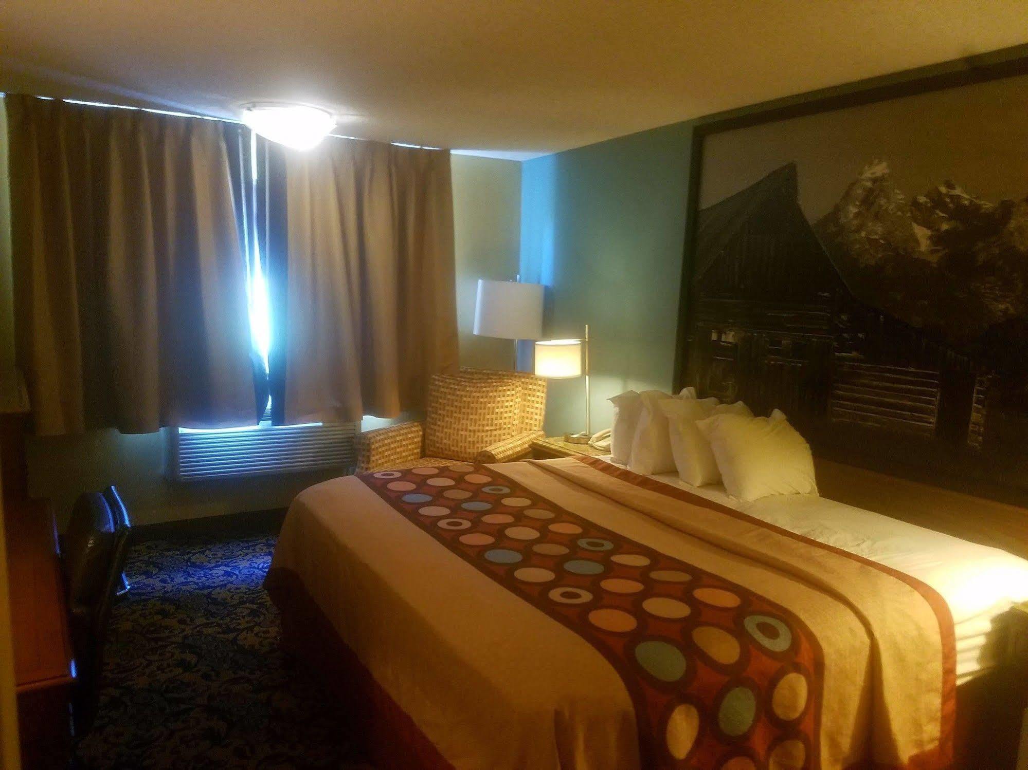 ซูเปอร์ 8 บาย วินด์แฮม แคสเปอร์ อีสต์ อีแวนส์วิลล์ Villa Evansville ภายนอก รูปภาพ