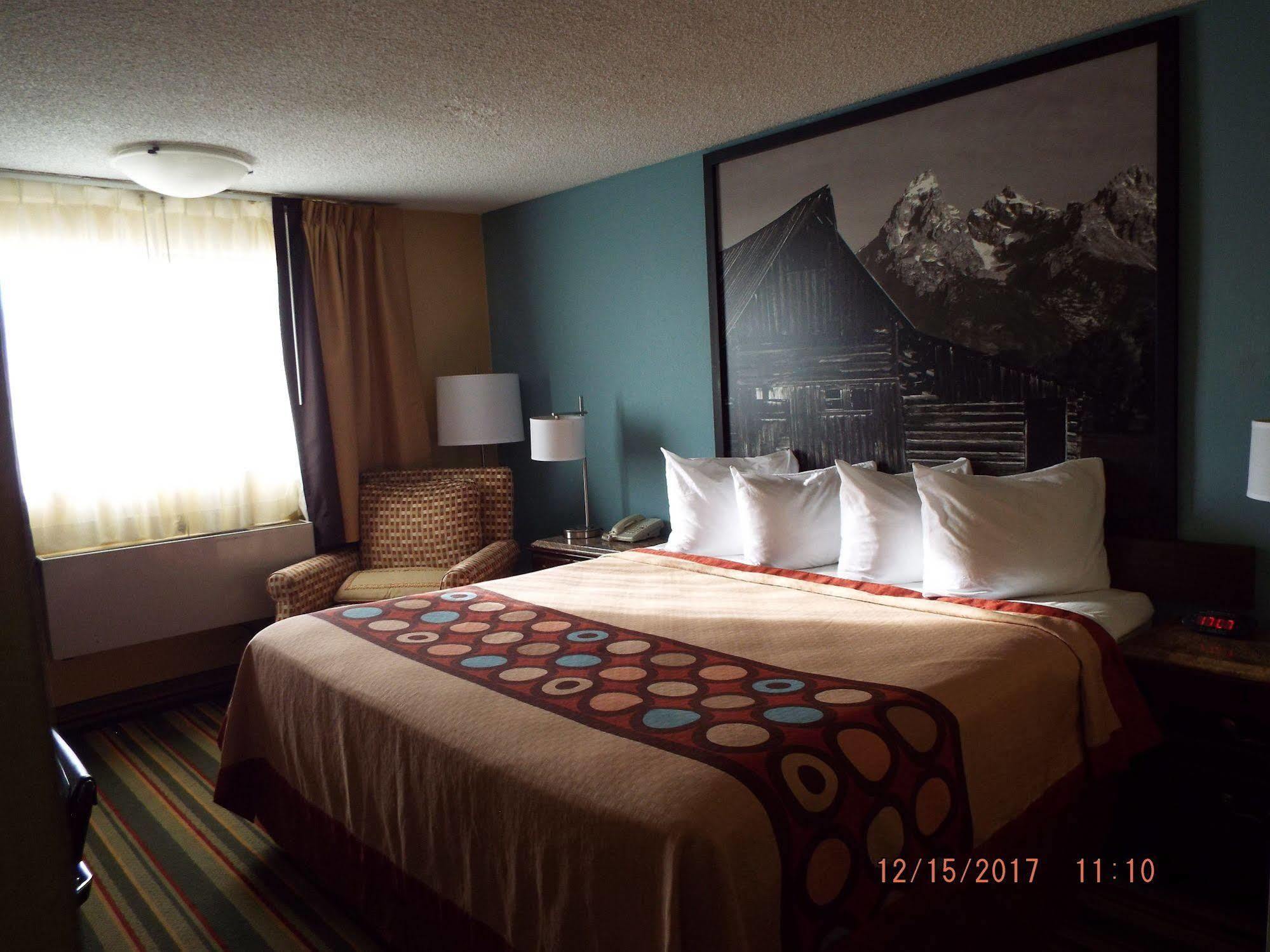 ซูเปอร์ 8 บาย วินด์แฮม แคสเปอร์ อีสต์ อีแวนส์วิลล์ Villa Evansville ภายนอก รูปภาพ