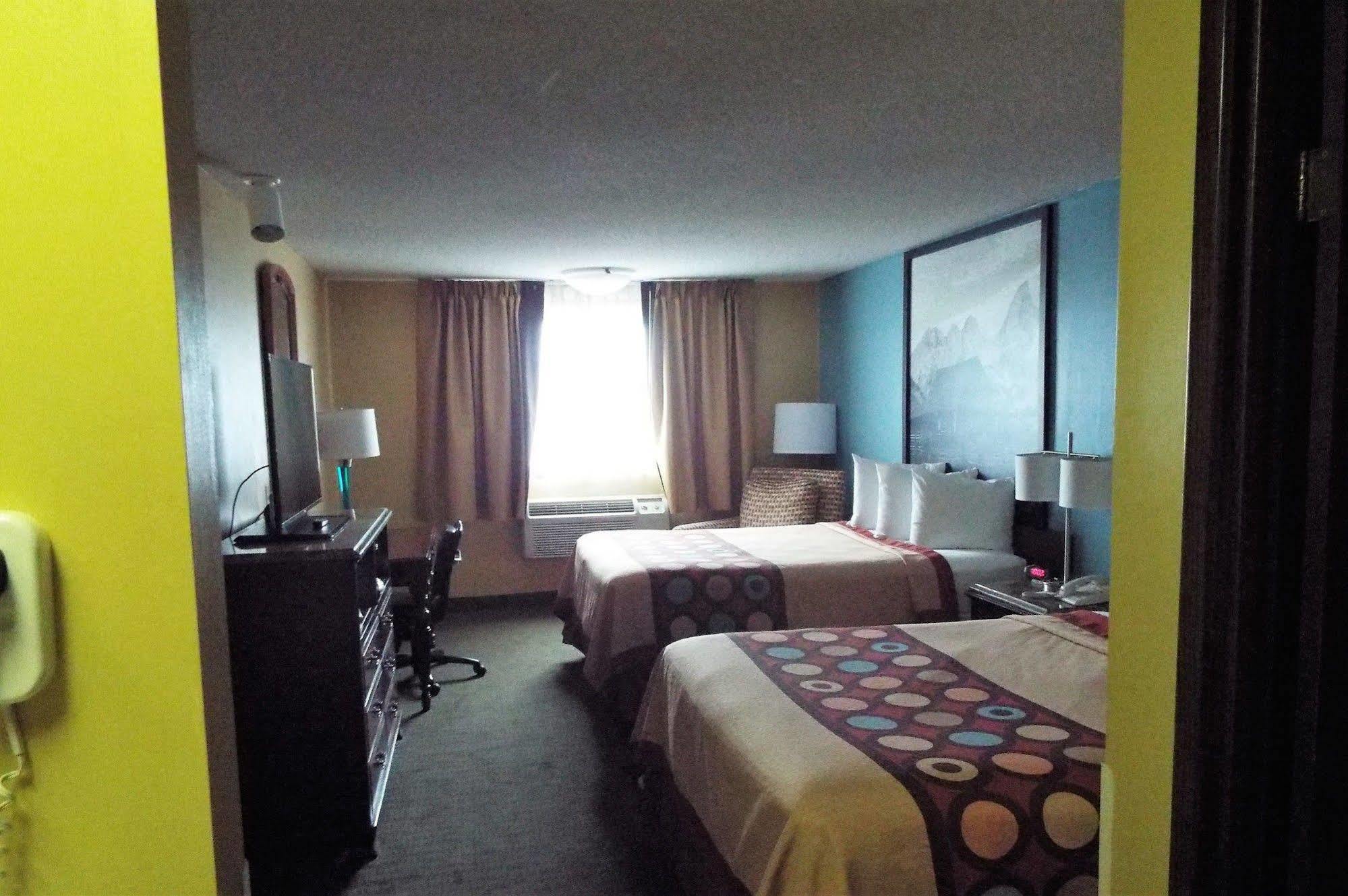 ซูเปอร์ 8 บาย วินด์แฮม แคสเปอร์ อีสต์ อีแวนส์วิลล์ Villa Evansville ภายนอก รูปภาพ